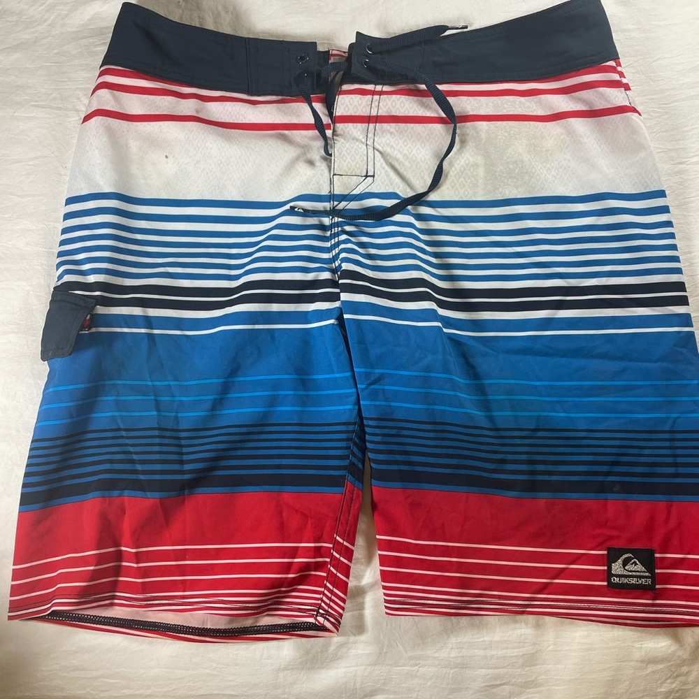 Quicksilver stretch board shorts - size 34